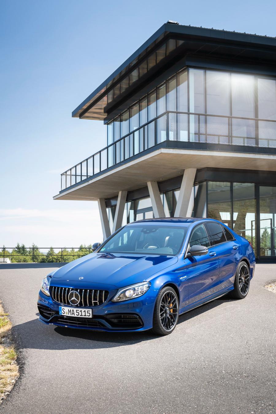  Mercedes-AMG C63 S (W205) 2018 года  (WW) (фото 16 из 44)